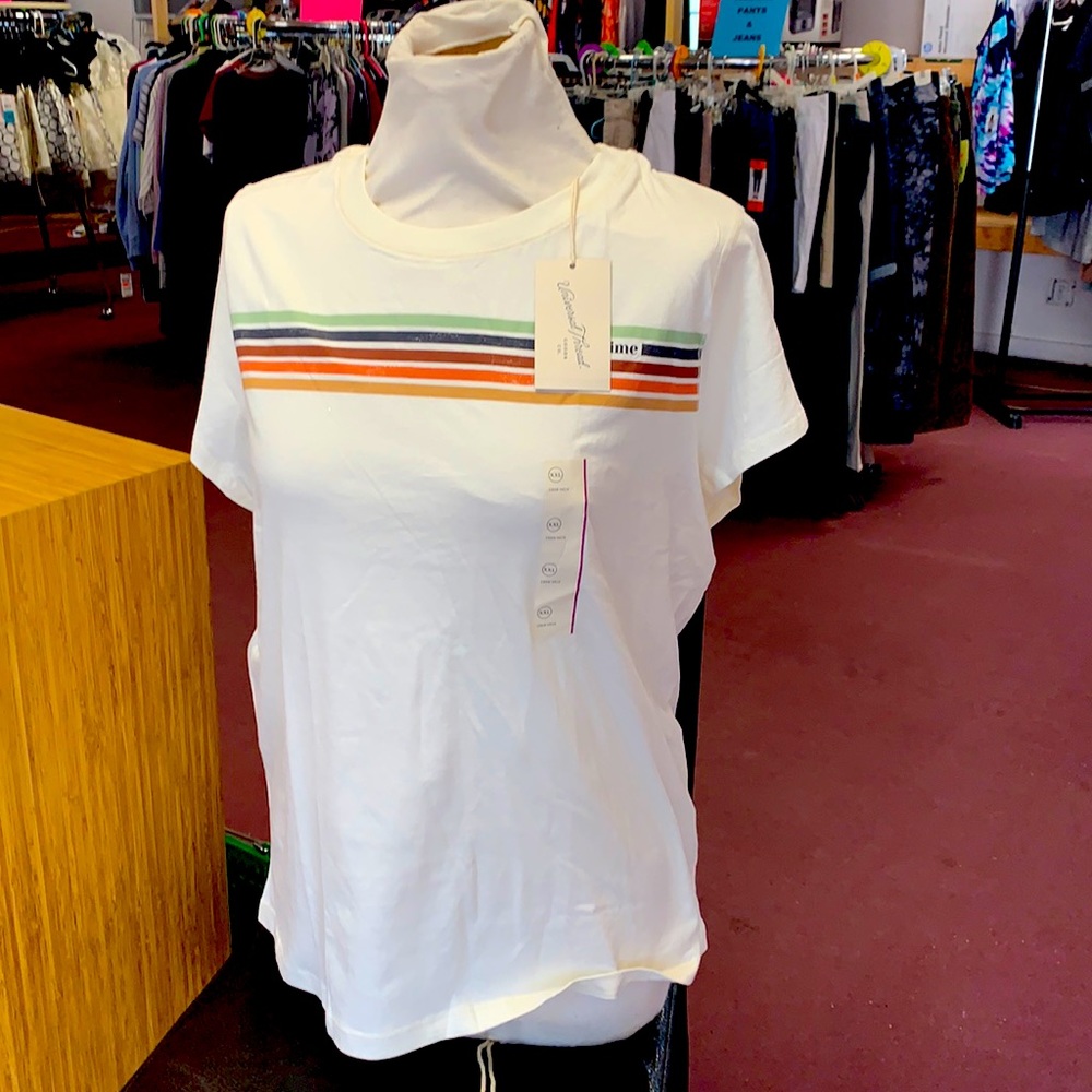 Universal thread xxl junior T-shirt NWT